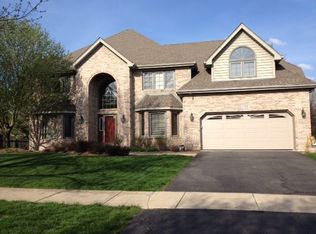 2708 Cheyenne Dr, Naperville, IL 60565