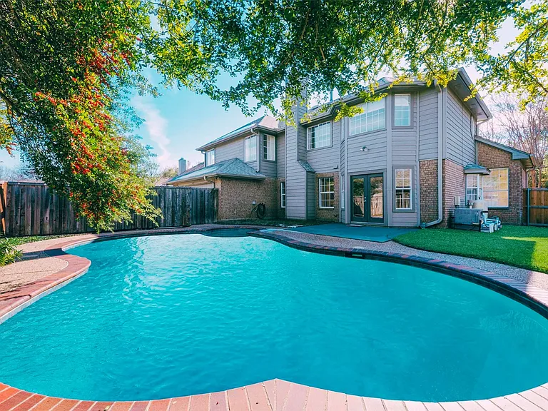 2049 Cannes Dr — Photo 16
