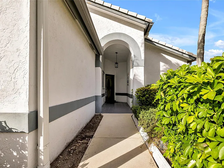 5568 American Cir — Photo 4