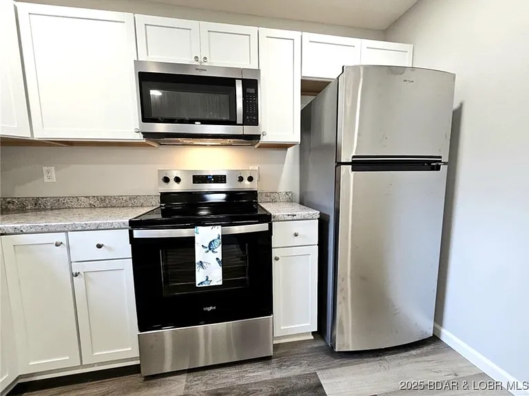 4861 University Ln — Photo 6