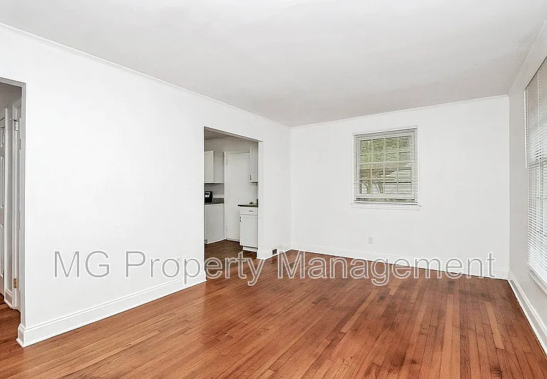 5039 Baylor Dr — Photo 10