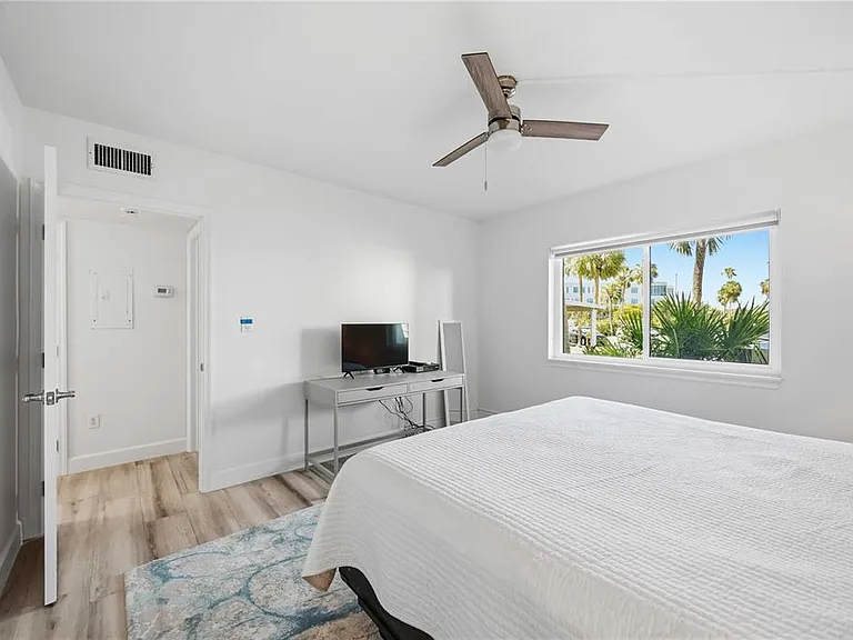 765 John Ringling Blvd #5 — Photo 22