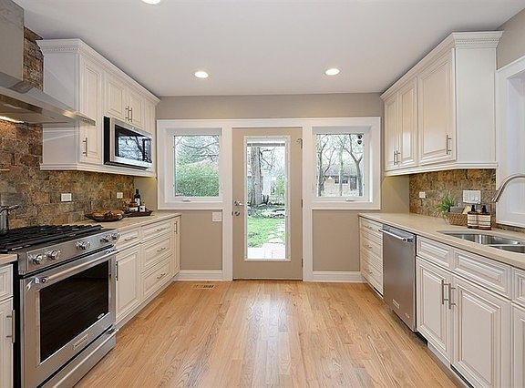 5th image of 4919 Coyle Ave
