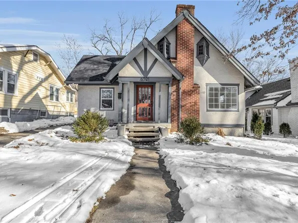 6021 Locust St, Kansas City, MO 64110