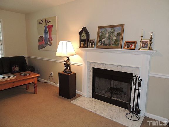 5th image of 454 Kingsbrook Cir