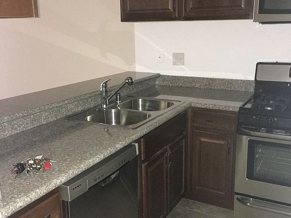 4th image of 1229 N Sycamore Ave APT 212