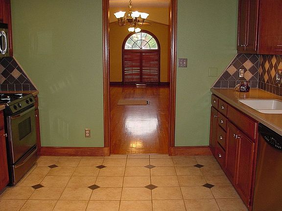 Another view of kitchen