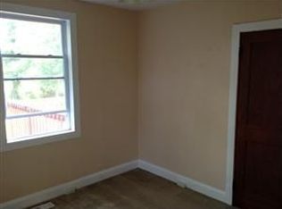 2 Rollwin Rd, Baltimore, MD 21244