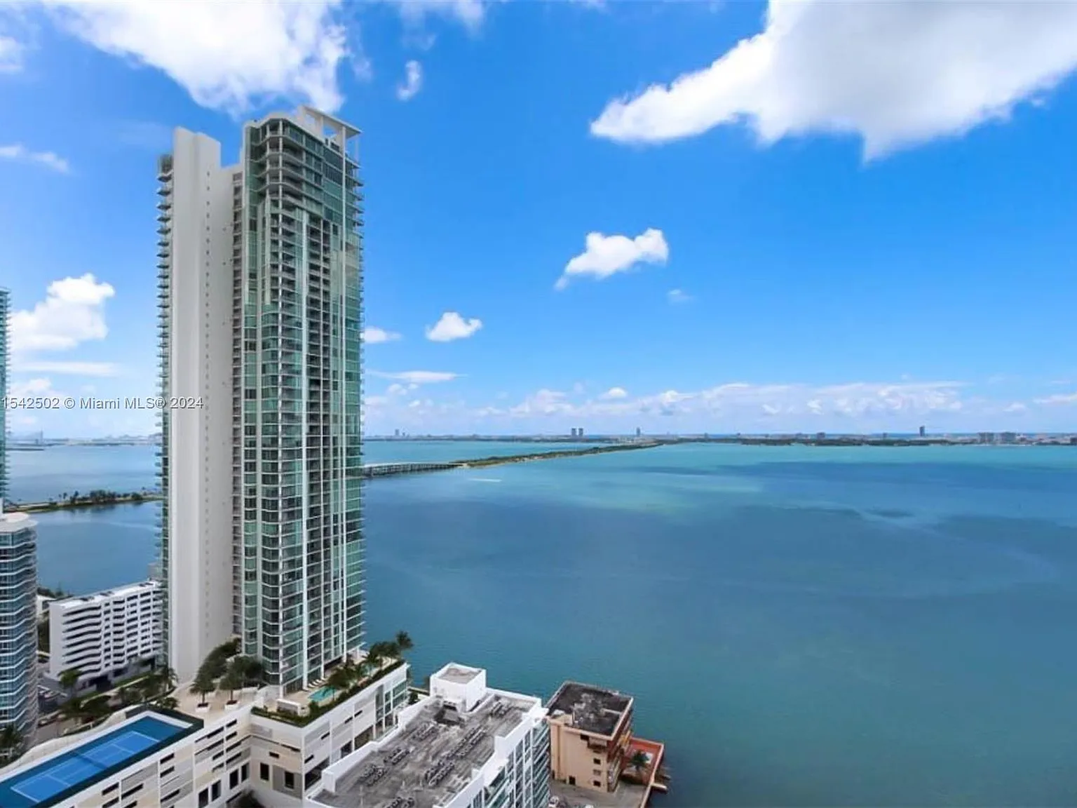 2 bed, 1107 sqft, $5,800 — Photo 3