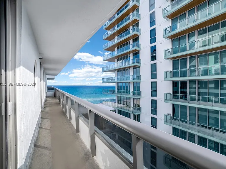 5801 Collins Ave #1200 — Photo 59