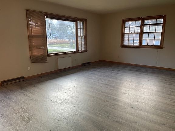 5th image of 1624-26 Eastmoreland Ave