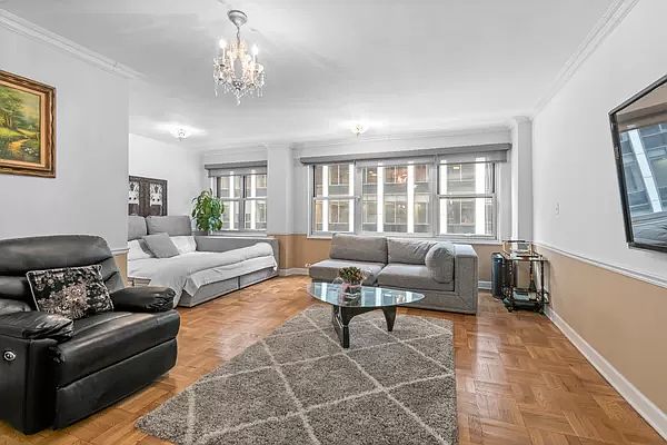 1st image of 77 W 55th St APT 8D