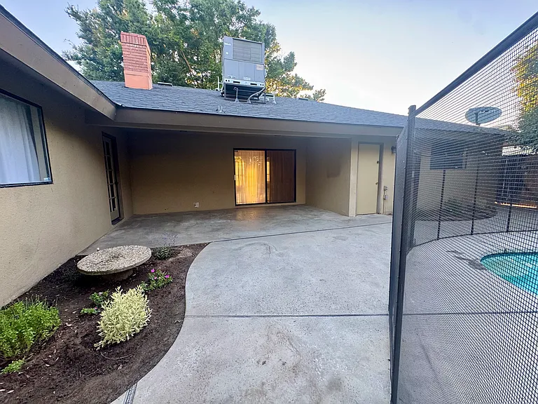 1872 N Hope Ave — Photo 15