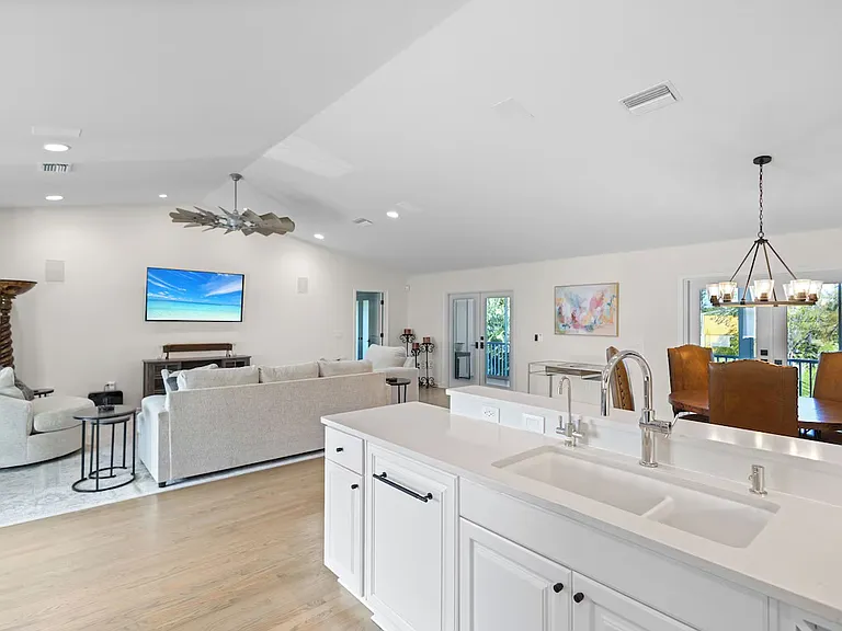 350 Firehouse Ct — Photo 11