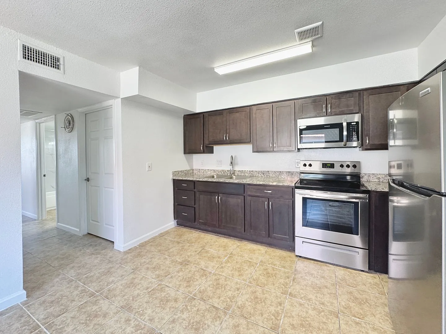 2920 Siki Court #C / Beautiful 2 Bed, 1 Bath Condo / Move-In Special!! — Photo 4
