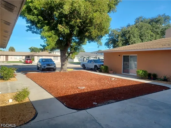 4911 York St APT 4, Cape Coral, FL 33904