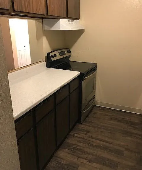 1829 Warren Ave #206 — Photo 10