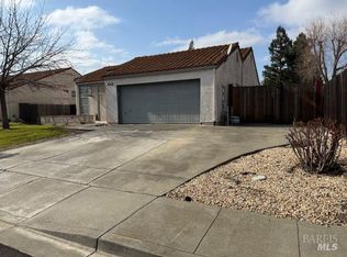 869 Arabian Cir, Vacaville, CA 95687