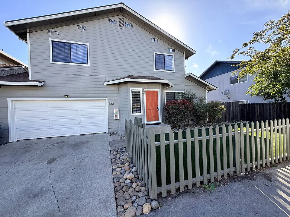 422 Baron Ct