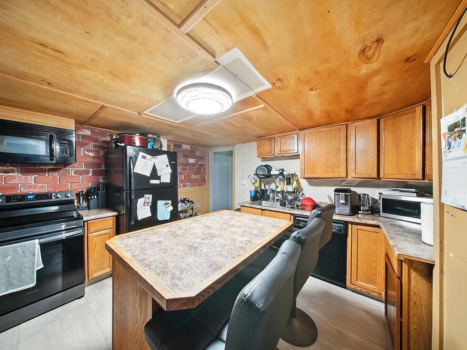 2 bed, 1008 sqft, $2,000 — Photo 3