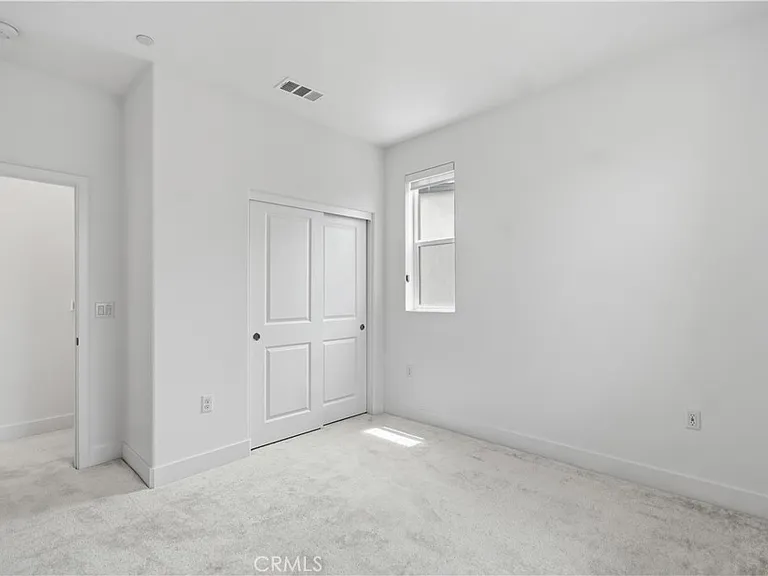 208 Yerba — Photo 37