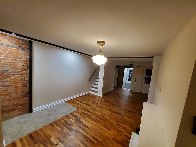 2138 Sears St — Photo 8