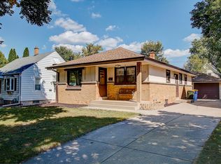 1118 S 90th St, West Allis, WI 53214