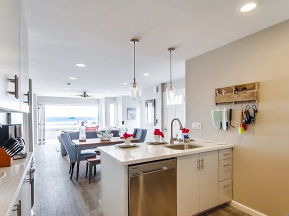 2nd image of 3393 Ocean Front Walk