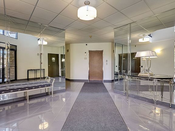 3rd image of 3110 Pheasant Creek Dr APT 111