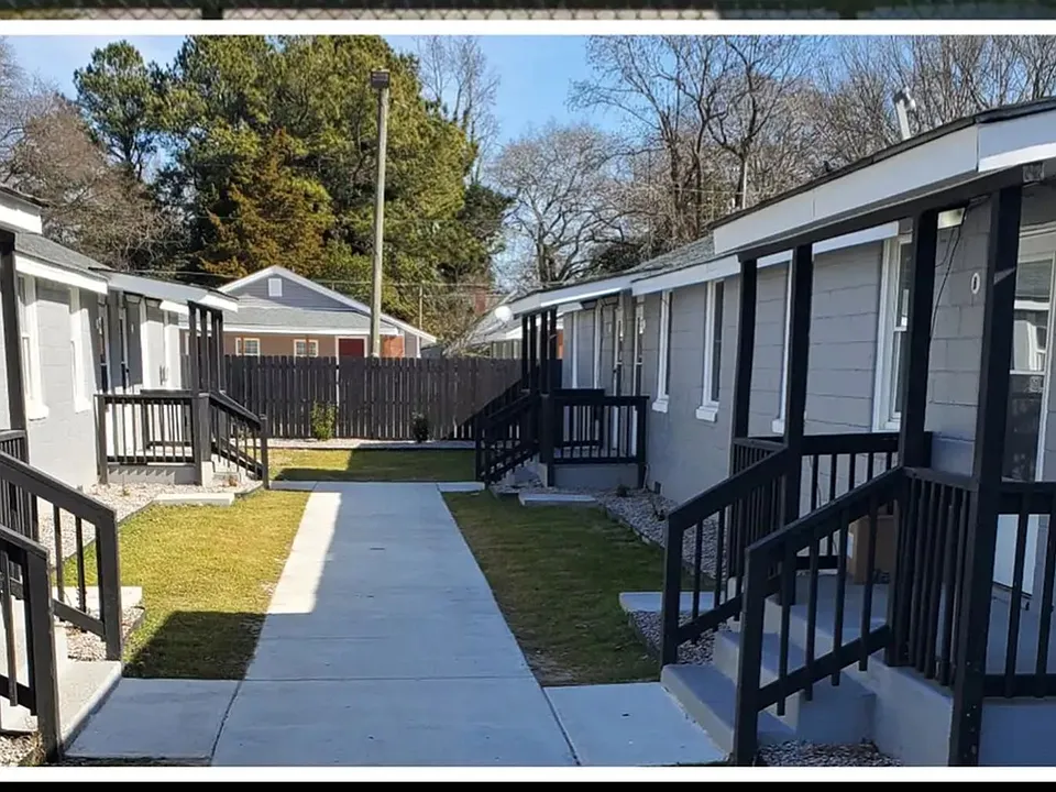 713 Black Creek Rd SE