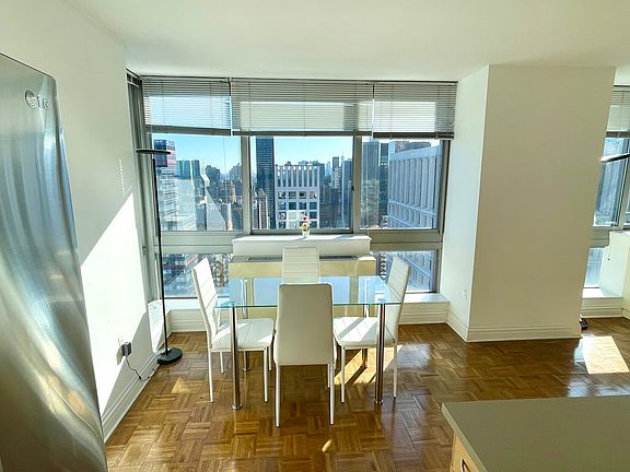 2nd image of 235 E 55th St Ph C