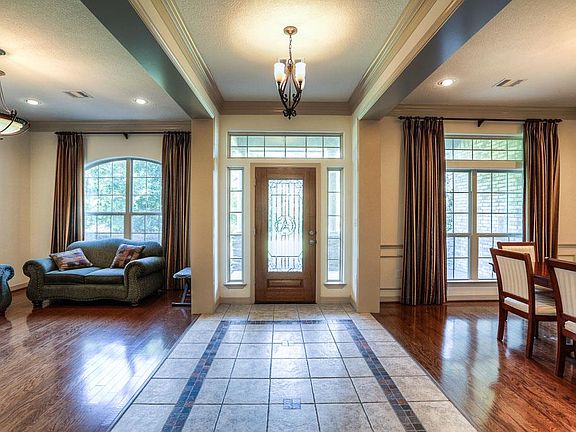 3rd image of 8515 Majestic Lake Ct