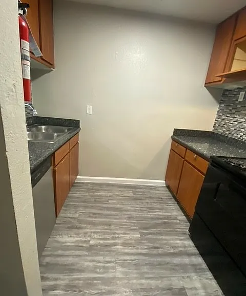Encanto Apartments — Photo 29