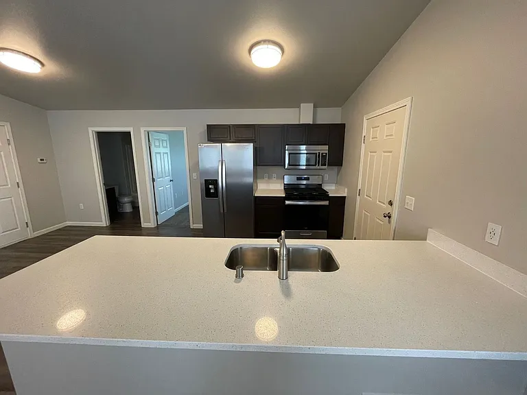 1571 N Tinitun Cir — Photo 4
