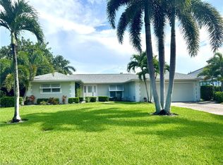 675 Wedge Dr, Naples, FL 34103