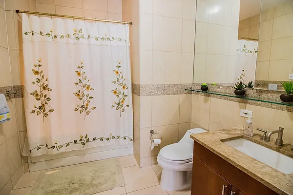 Rented by Keller Williams NYC | media 22