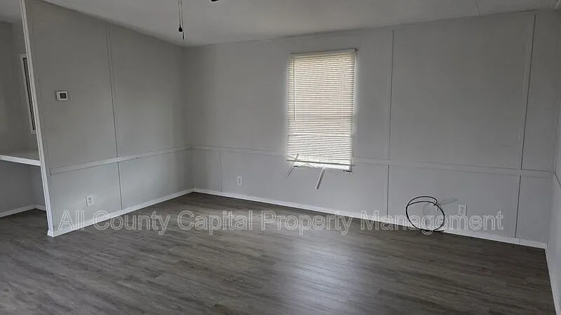 3 bed, 2.0 bath, 1216 sqft, $1,300 — Photo 4