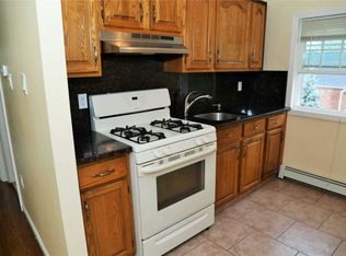 111 Lewis St, Valley Stream, NY 11580