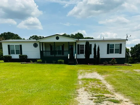 347 Green Meadows Dr, Hartwell, GA 30643