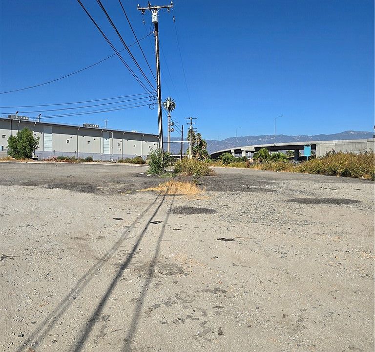 2nd image of 340 E North St #I