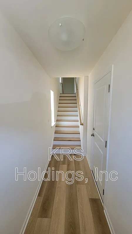 4 bed, 3.5 bath, 2439 sqft, $2,250 — Photo 2
