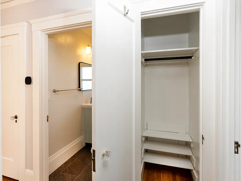 2921 Rawson St — Photo 28