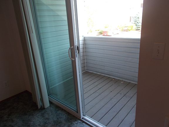 3rd image of 705 N Jefferson St APT 212