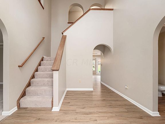 3rd image of 253 N Bend Dr