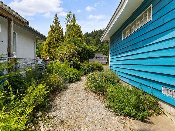 3rd image of 34282 Catchpole Ave