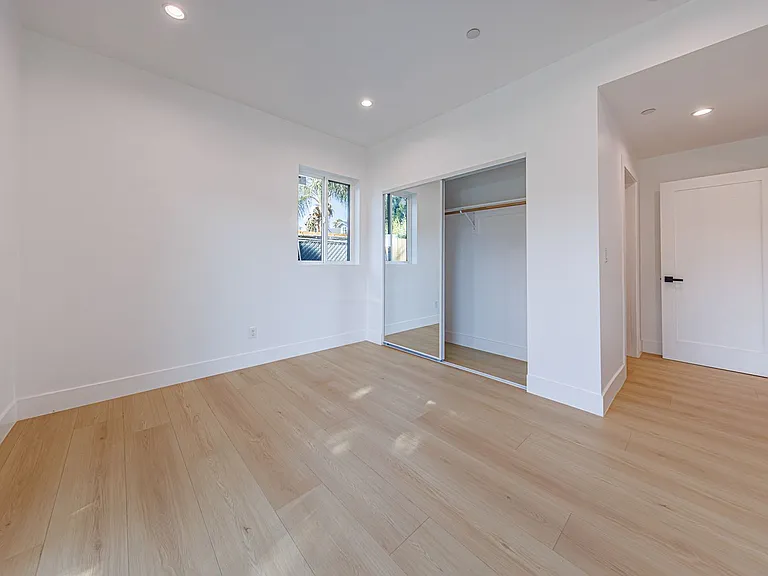2938 Sycamore — Photo 24