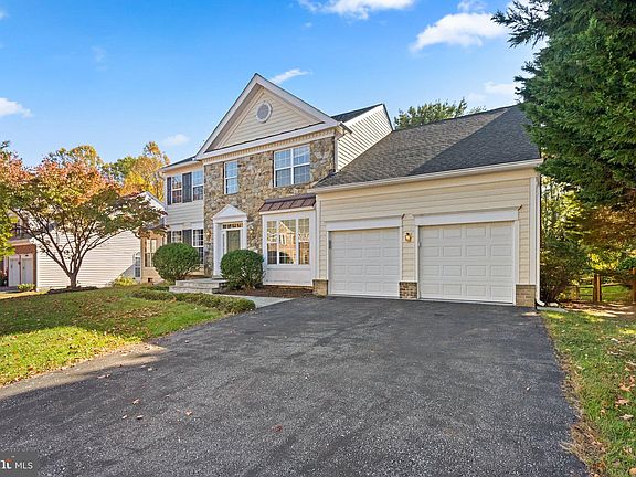 2nd image of 7512 Oyster Bay Way