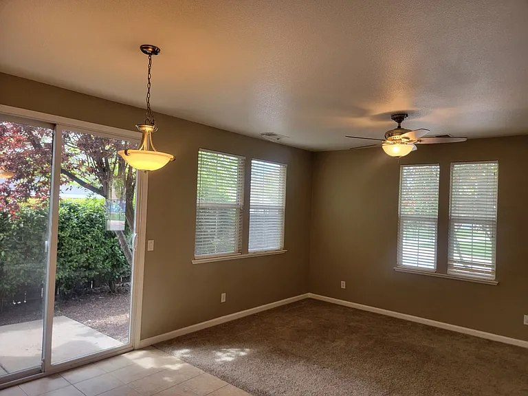 120 Soaring Hawk Ln — Photo 4