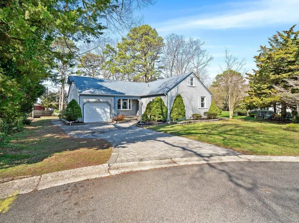 104 Laurel Cir, Absecon, NJ 08201