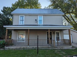 15 N Main St, Basco, IL 62313